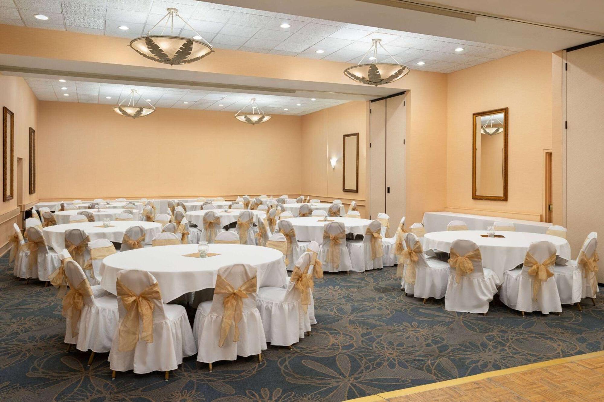 Ramada By Wyndham Tucson Ξενοδοχείο Εξωτερικό φωτογραφία