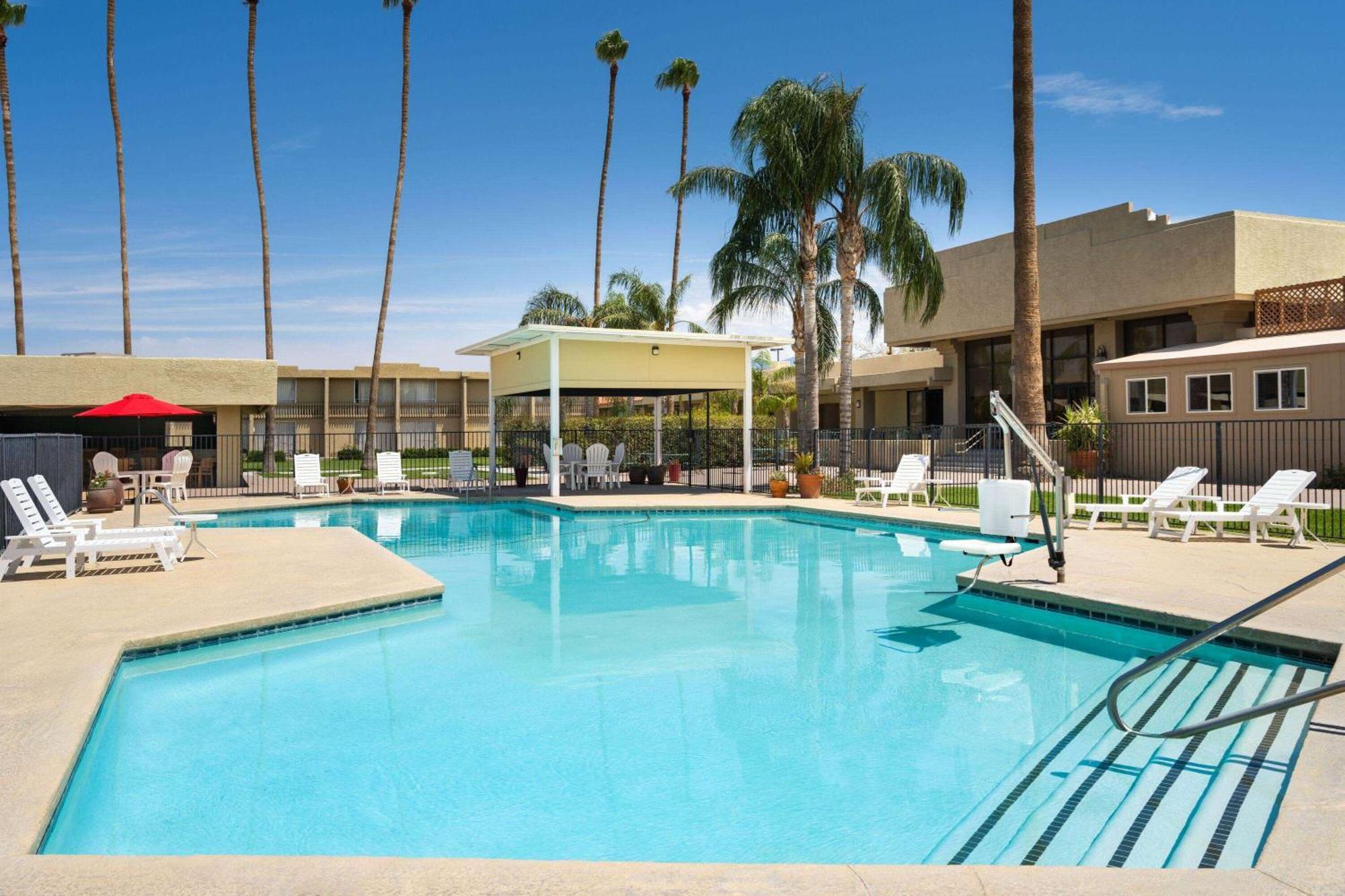 Ramada By Wyndham Tucson Ξενοδοχείο Εξωτερικό φωτογραφία