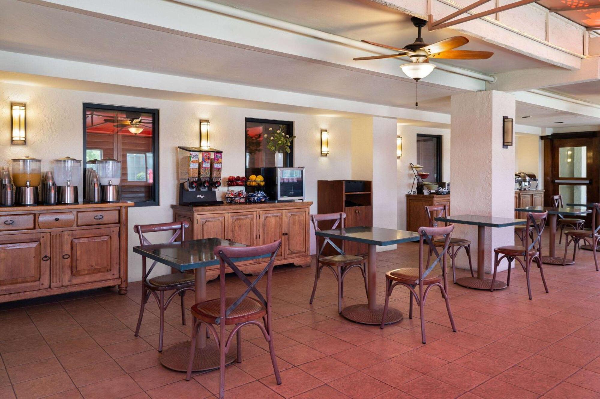 Ramada By Wyndham Tucson Ξενοδοχείο Εξωτερικό φωτογραφία