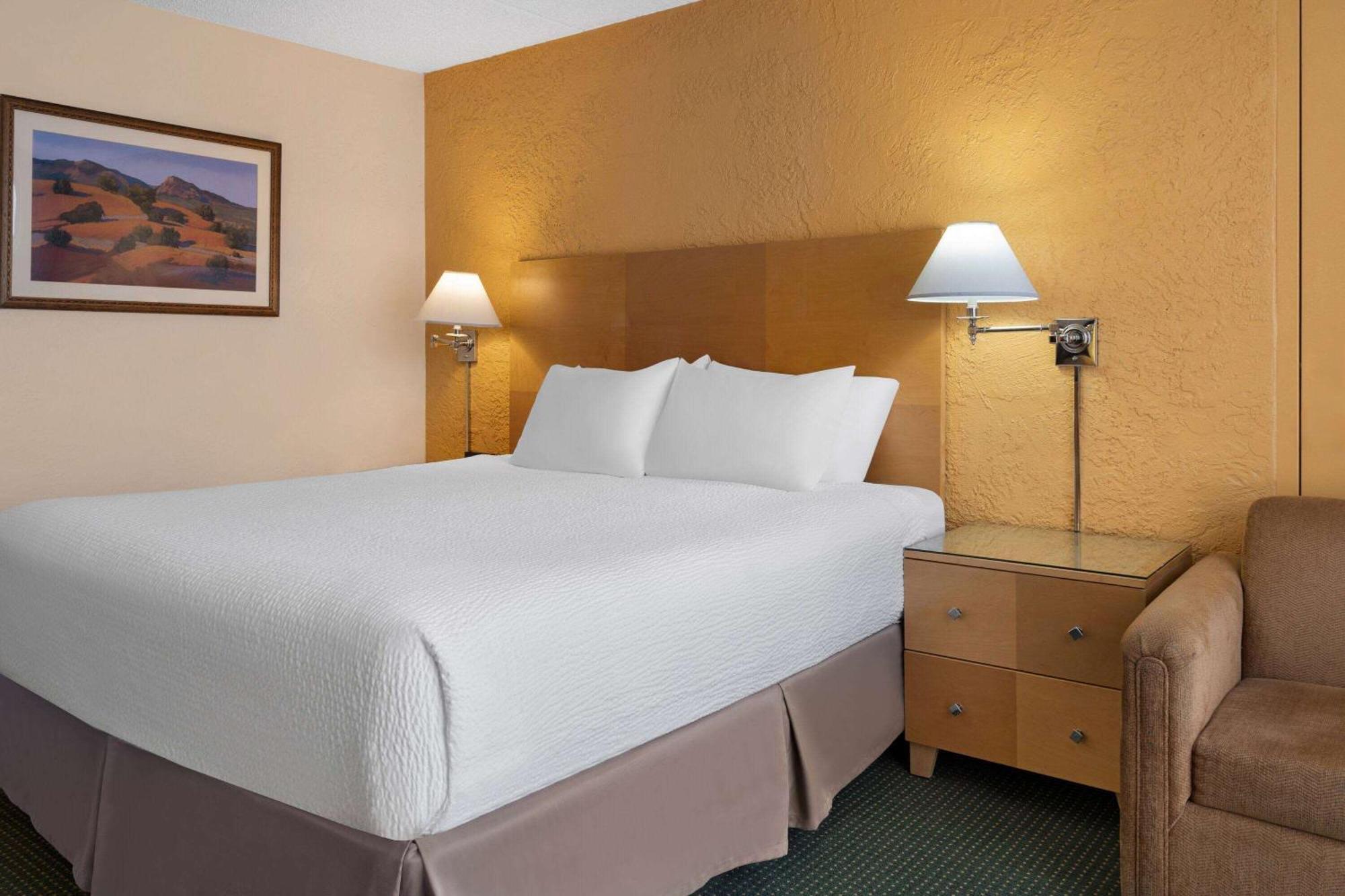 Ramada By Wyndham Tucson Ξενοδοχείο Εξωτερικό φωτογραφία