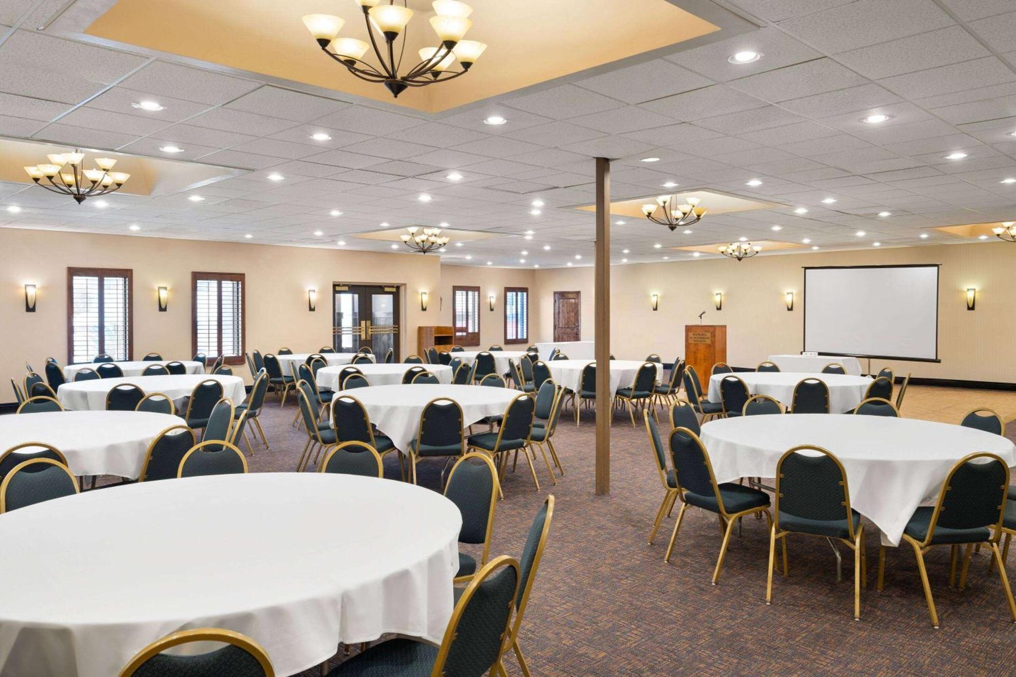 Ramada By Wyndham Tucson Ξενοδοχείο Εξωτερικό φωτογραφία