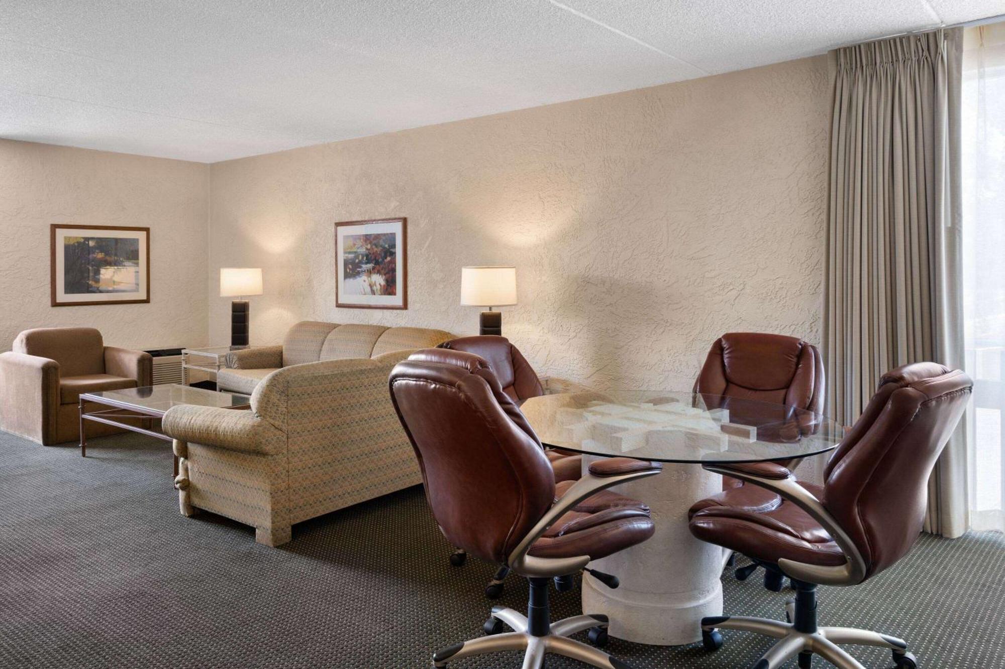 Ramada By Wyndham Tucson Ξενοδοχείο Εξωτερικό φωτογραφία