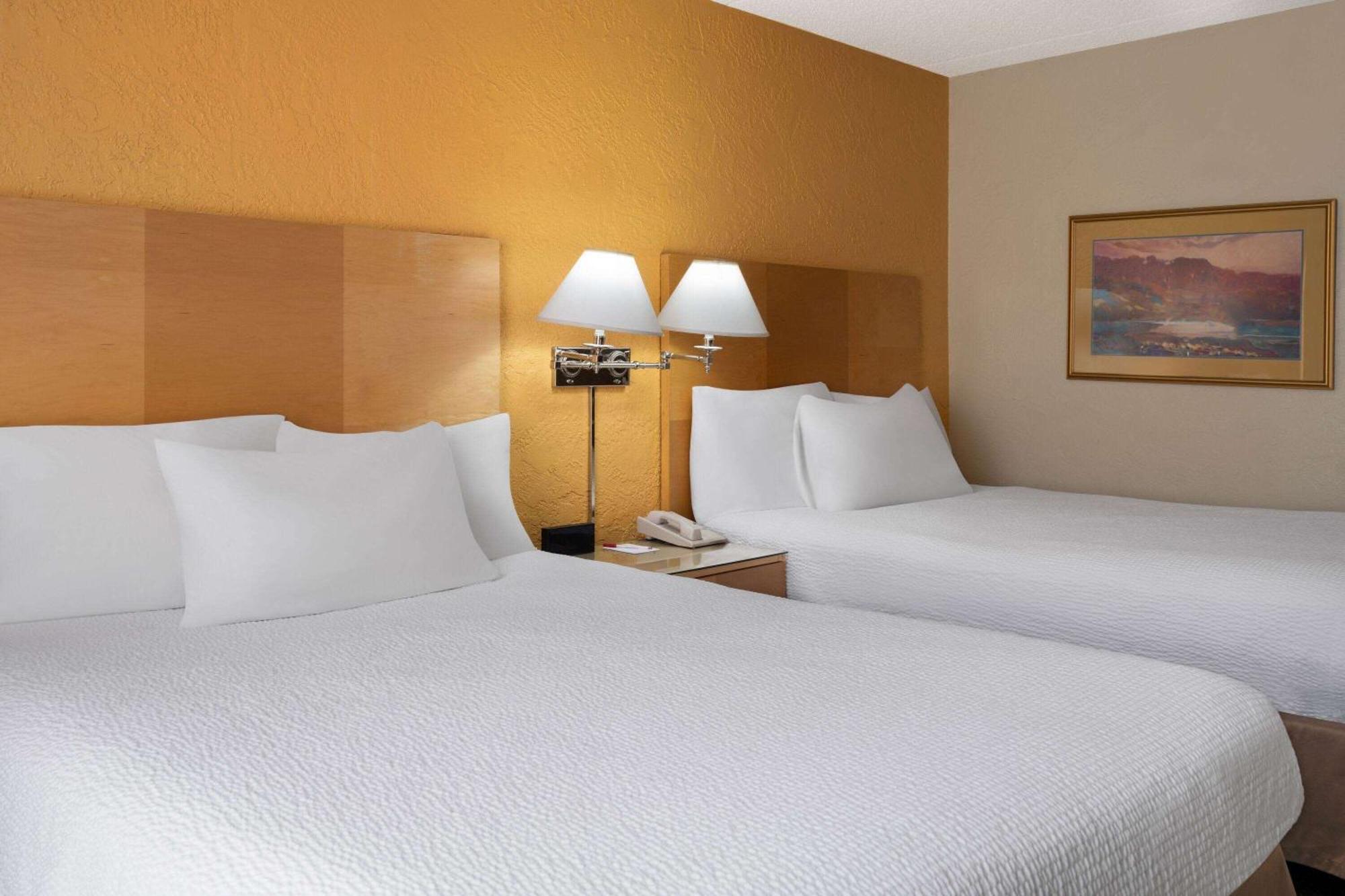 Ramada By Wyndham Tucson Ξενοδοχείο Εξωτερικό φωτογραφία