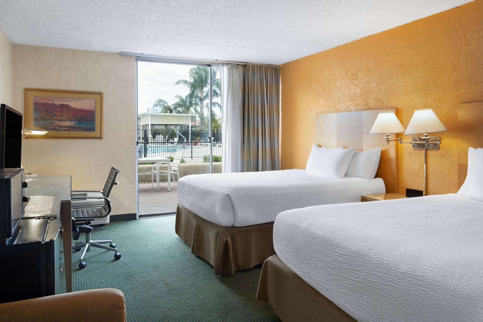 Ramada By Wyndham Tucson Ξενοδοχείο Εξωτερικό φωτογραφία