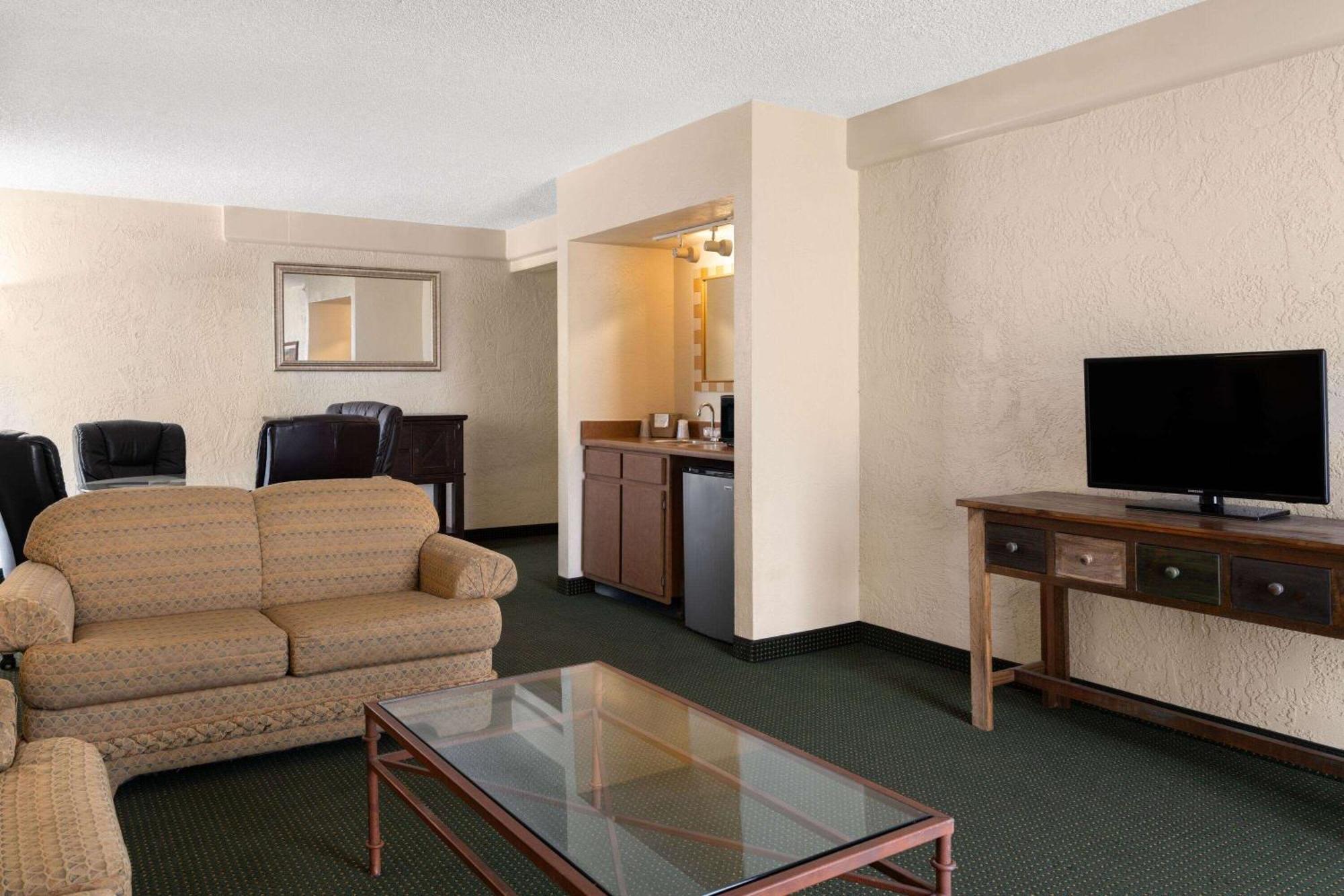 Ramada By Wyndham Tucson Ξενοδοχείο Εξωτερικό φωτογραφία