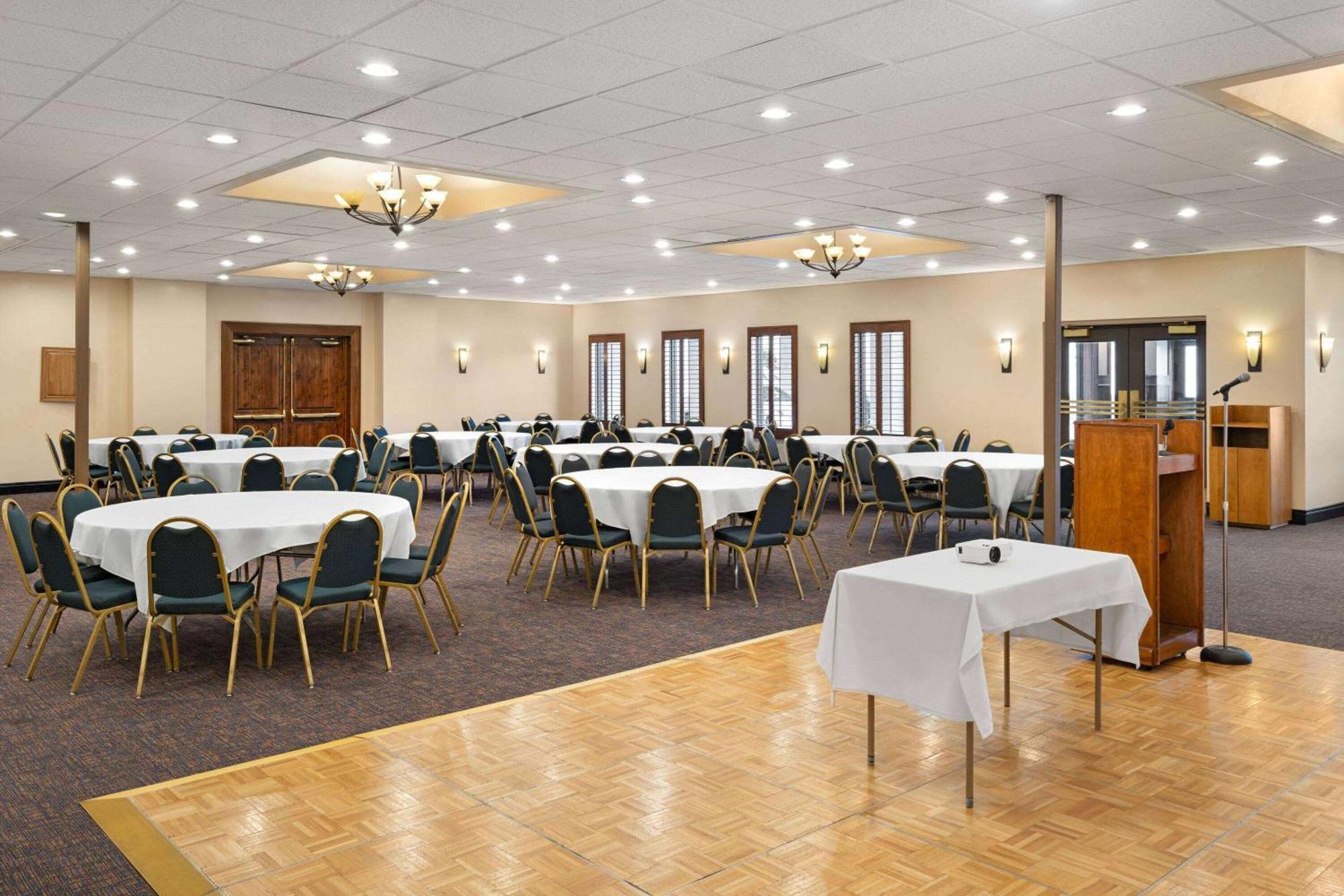 Ramada By Wyndham Tucson Ξενοδοχείο Εξωτερικό φωτογραφία
