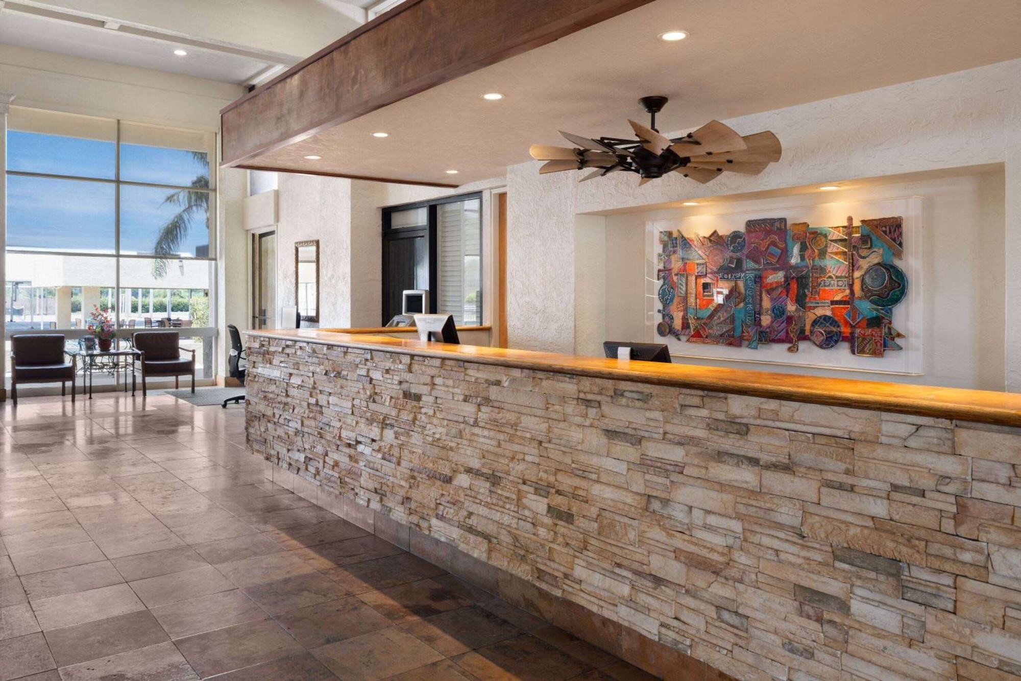 Ramada By Wyndham Tucson Ξενοδοχείο Εξωτερικό φωτογραφία