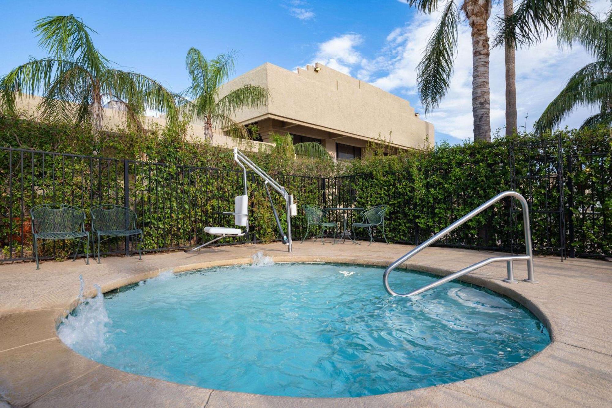 Ramada By Wyndham Tucson Ξενοδοχείο Εξωτερικό φωτογραφία